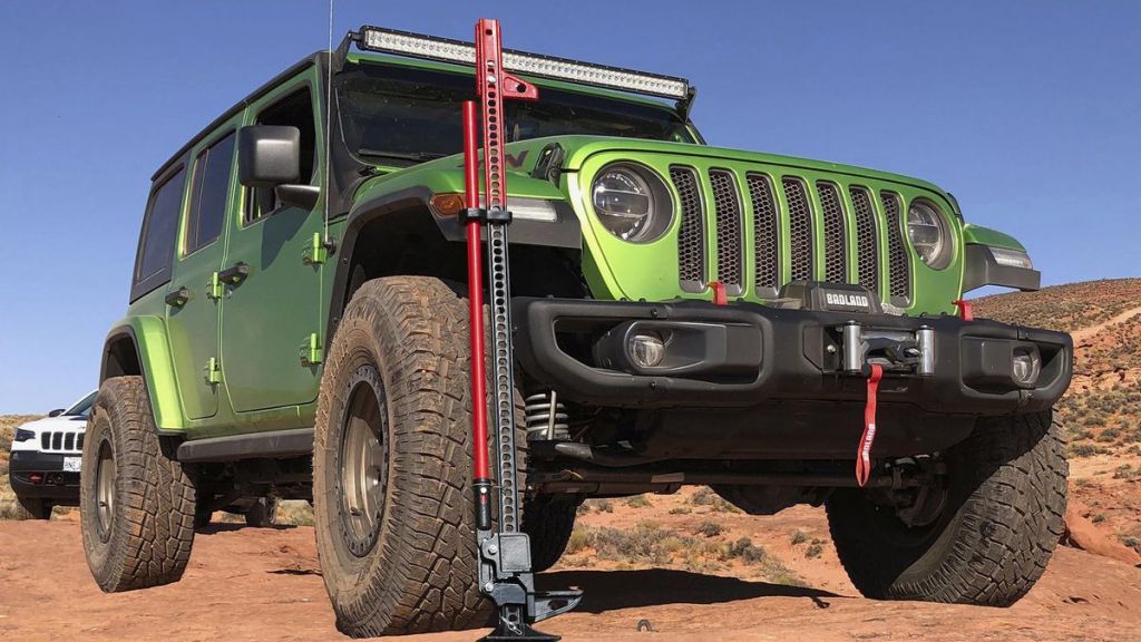 HARBOR FREIGHT TOOLS INTRODUCES VERSATILE BADLAND™ 60INCH FARM JACK