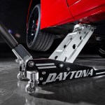Daytona 1.5 ton Ultra-Low-Profile Racing Jack 12